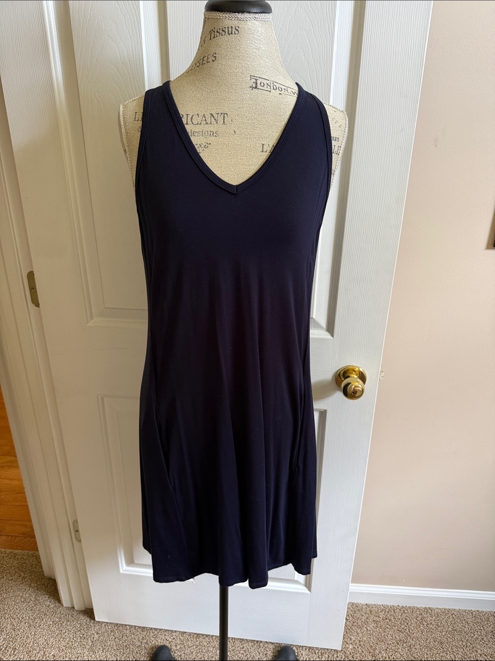 🌸 Trina Turk | Navy Sleeveless V-Neck Dress